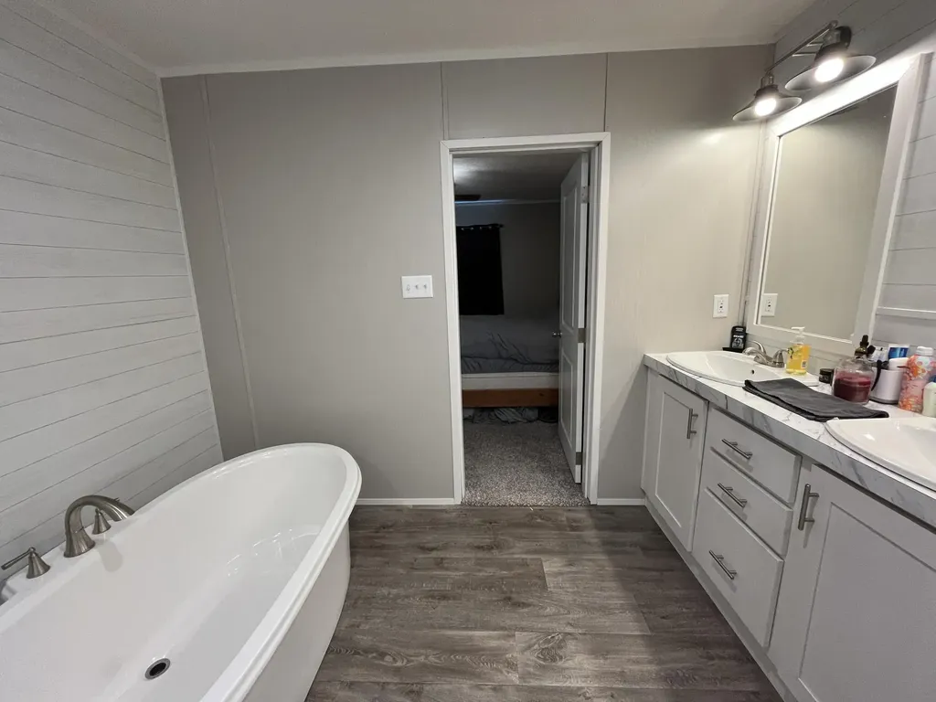 1090 Adkins-arthur Road Somerset KY 42501
