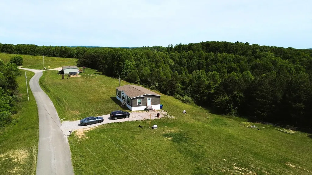 1090 Adkins-arthur Road Somerset KY 42501