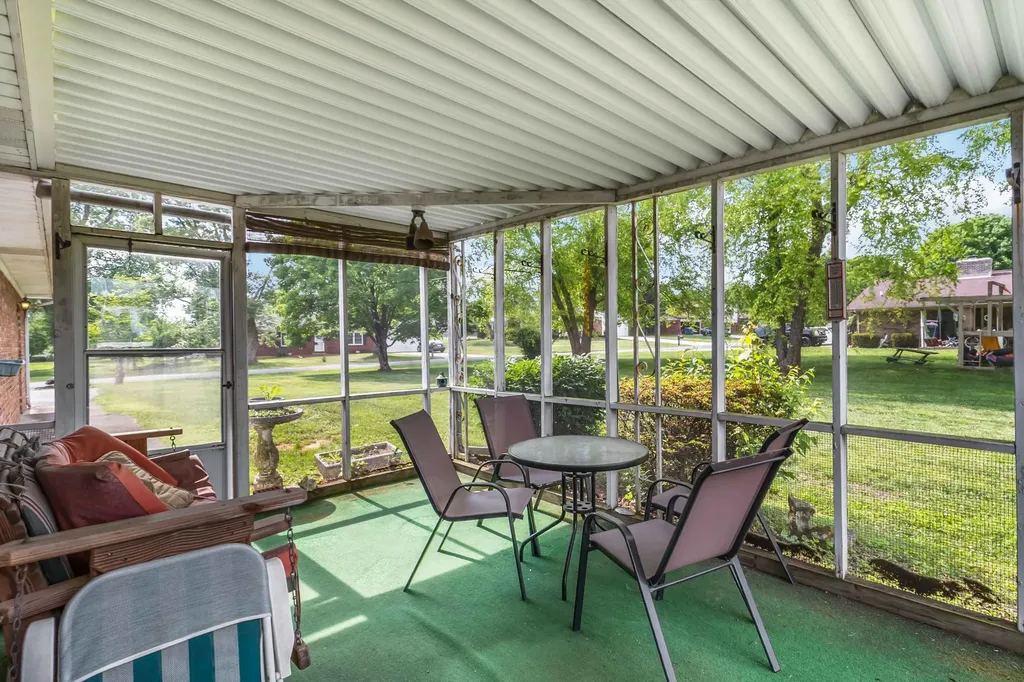 201 Colonial Avenue Somerset KY 42501