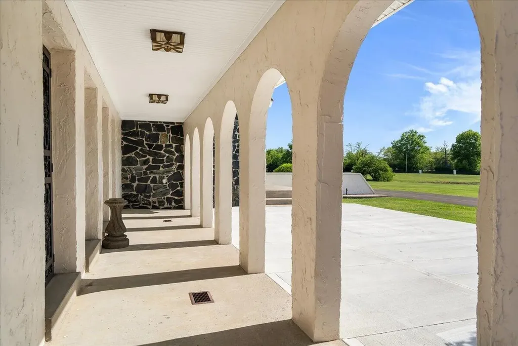 8897 Rockwell Road Lexington KY 40509