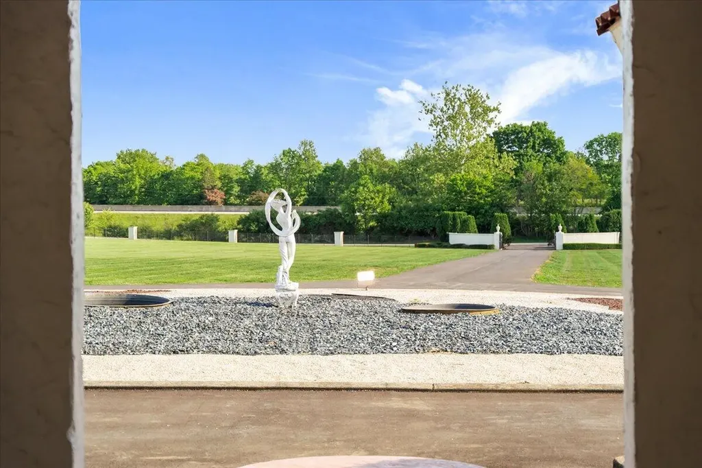 8897 Rockwell Road Lexington KY 40509