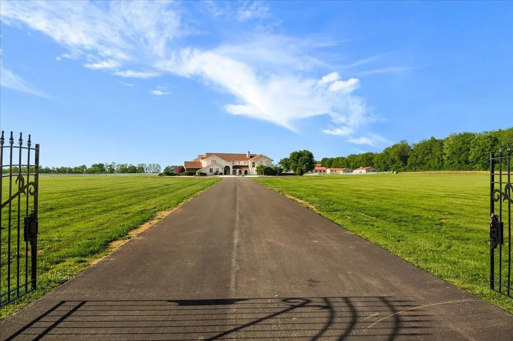 8897 Rockwell Road Lexington KY 40509