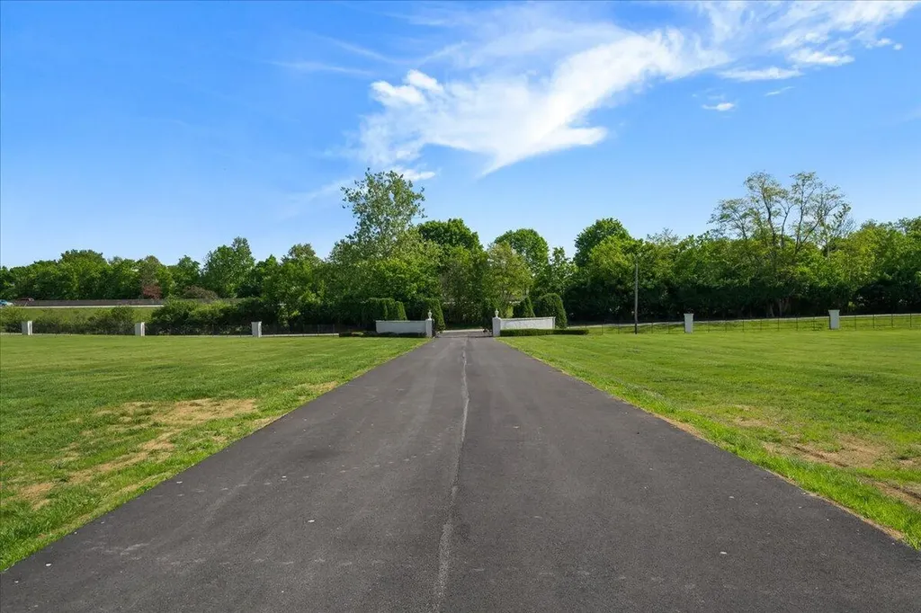 8897 Rockwell Road Lexington KY 40509