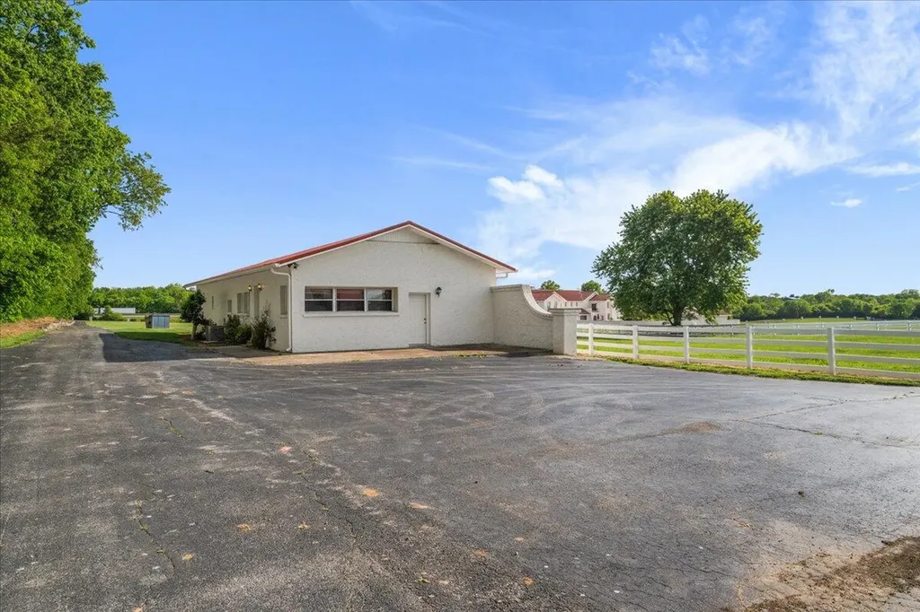 8897 Rockwell Road Lexington KY 40509