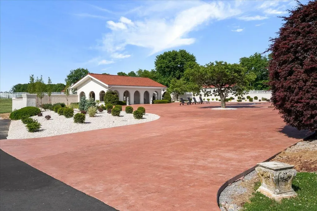 8897 Rockwell Road Lexington KY 40509