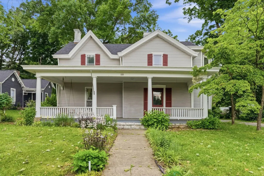 115 High Street Versailles KY 40383