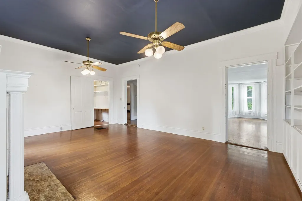 115 High Street Versailles KY 40383