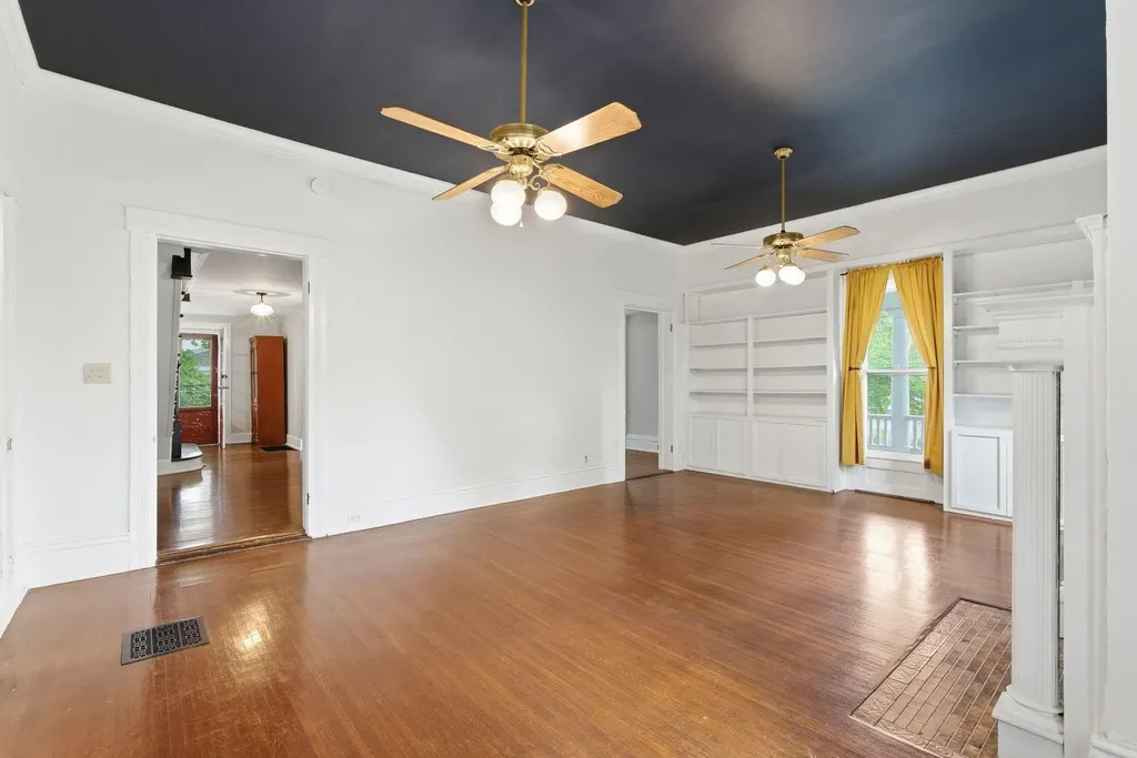 115 High Street Versailles KY 40383