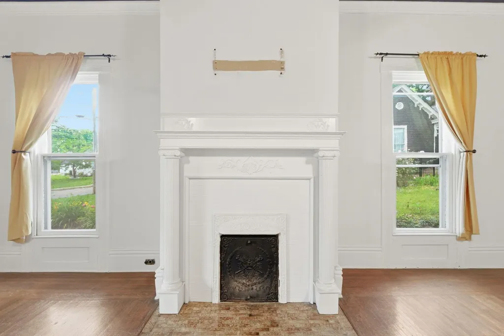 115 High Street Versailles KY 40383