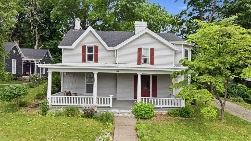 115 High Street Versailles KY 40383