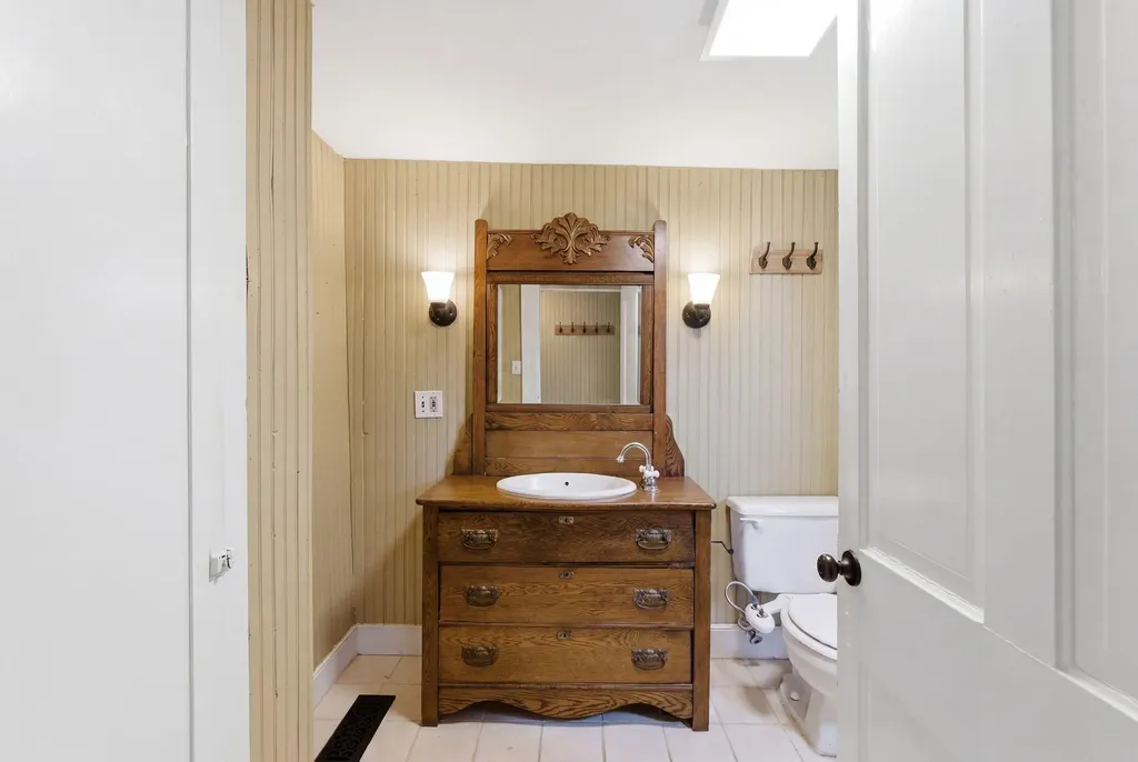 115 High Street Versailles KY 40383