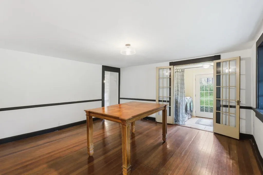 115 High Street Versailles KY 40383