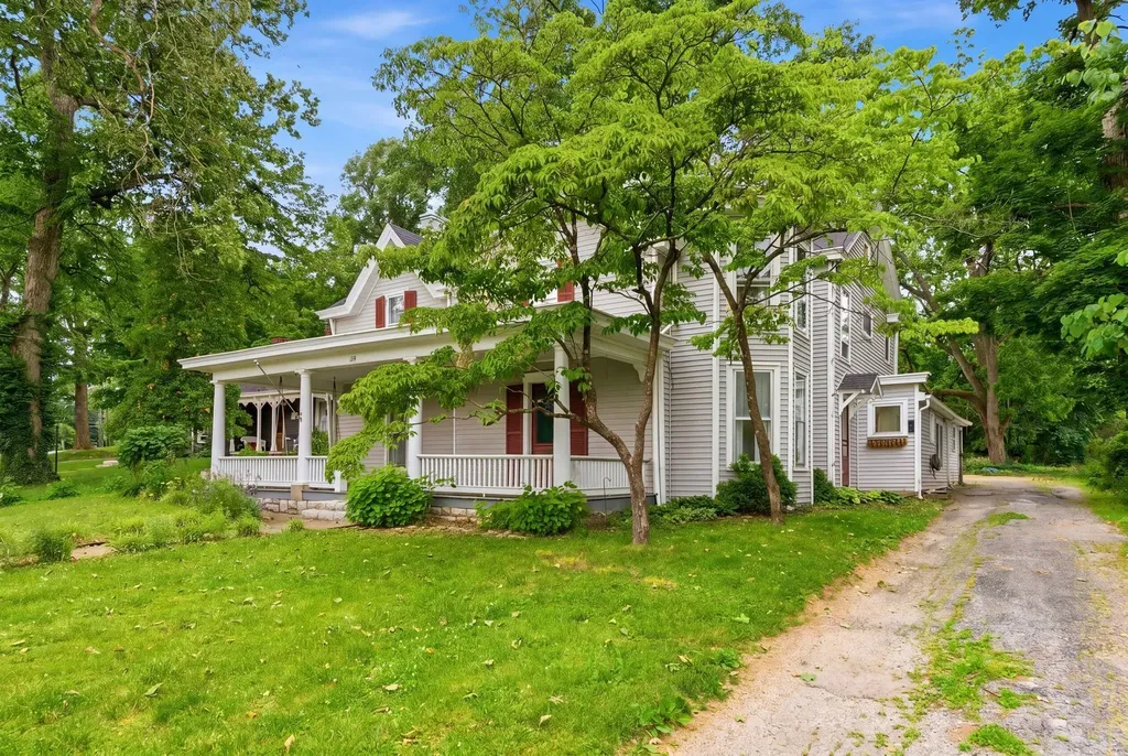 115 High Street Versailles KY 40383