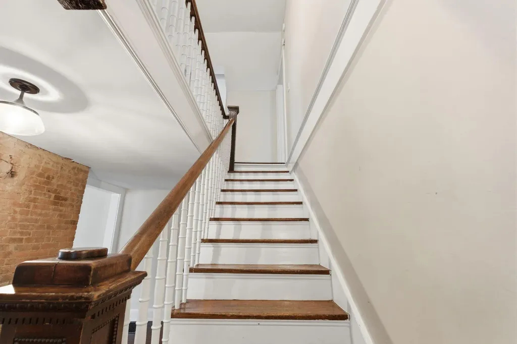 115 High Street Versailles KY 40383