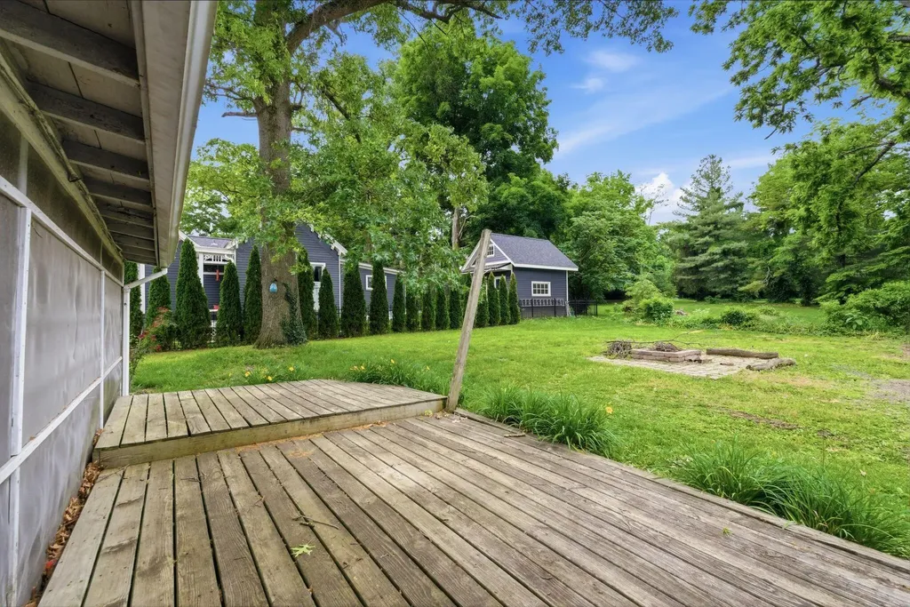 115 High Street Versailles KY 40383