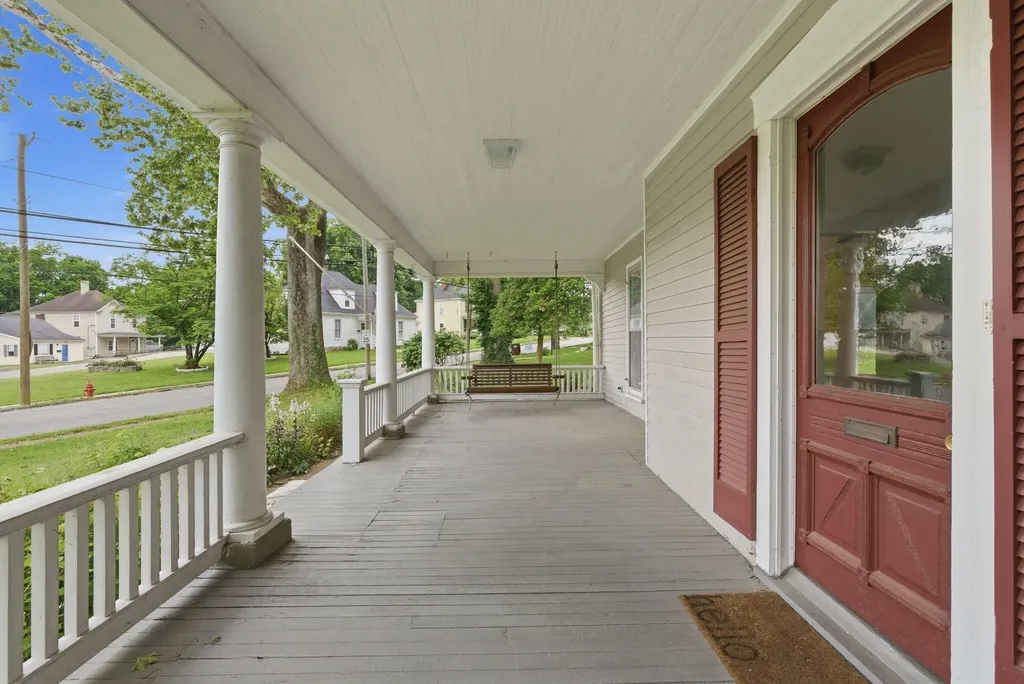 115 High Street Versailles KY 40383