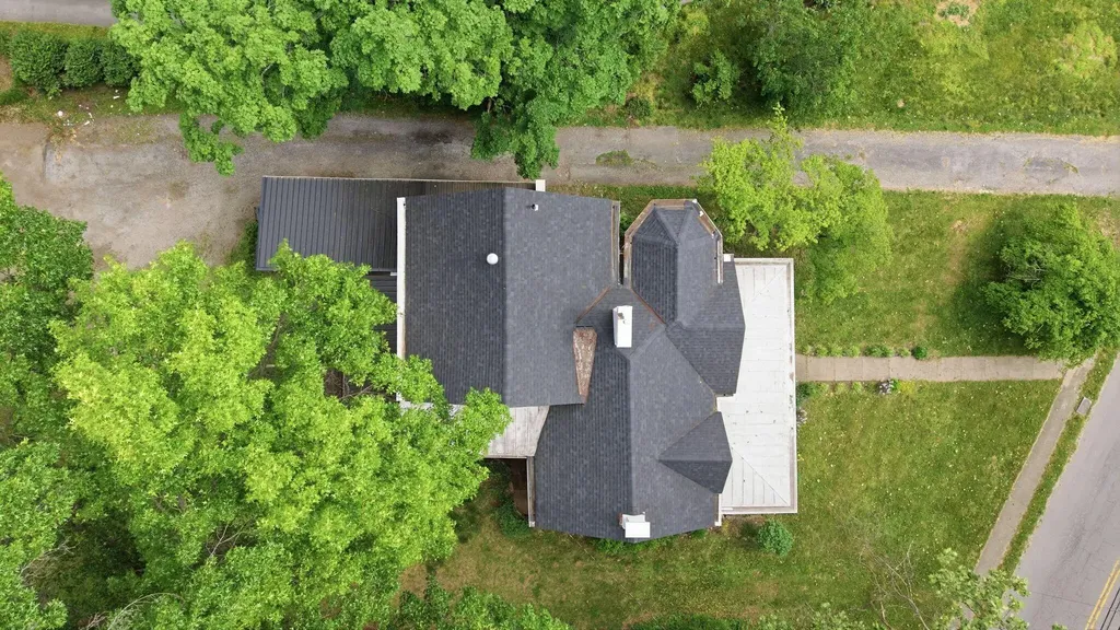 115 High Street Versailles KY 40383