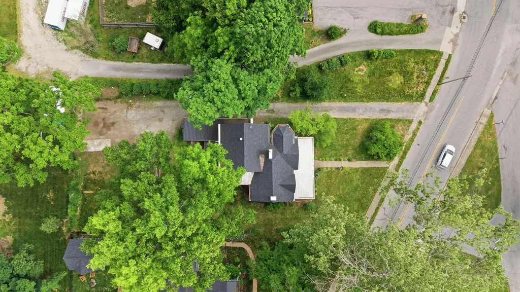 115 High Street Versailles KY 40383