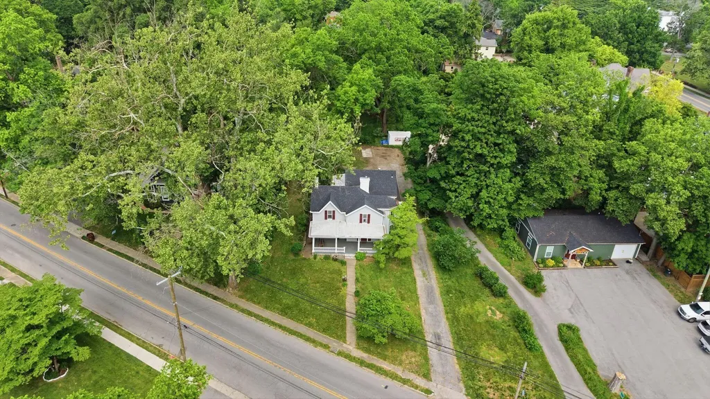 115 High Street Versailles KY 40383
