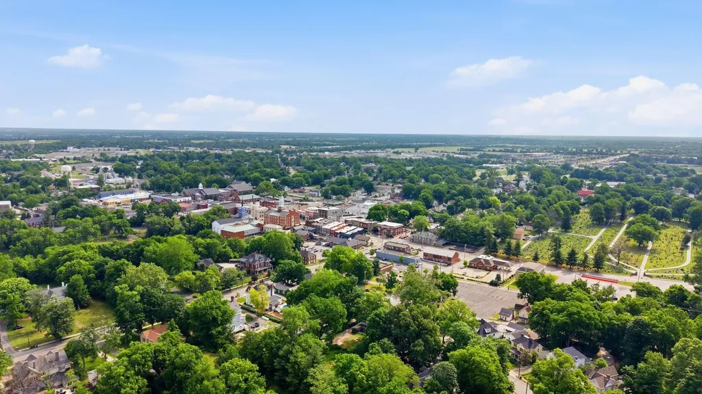 115 High Street Versailles KY 40383