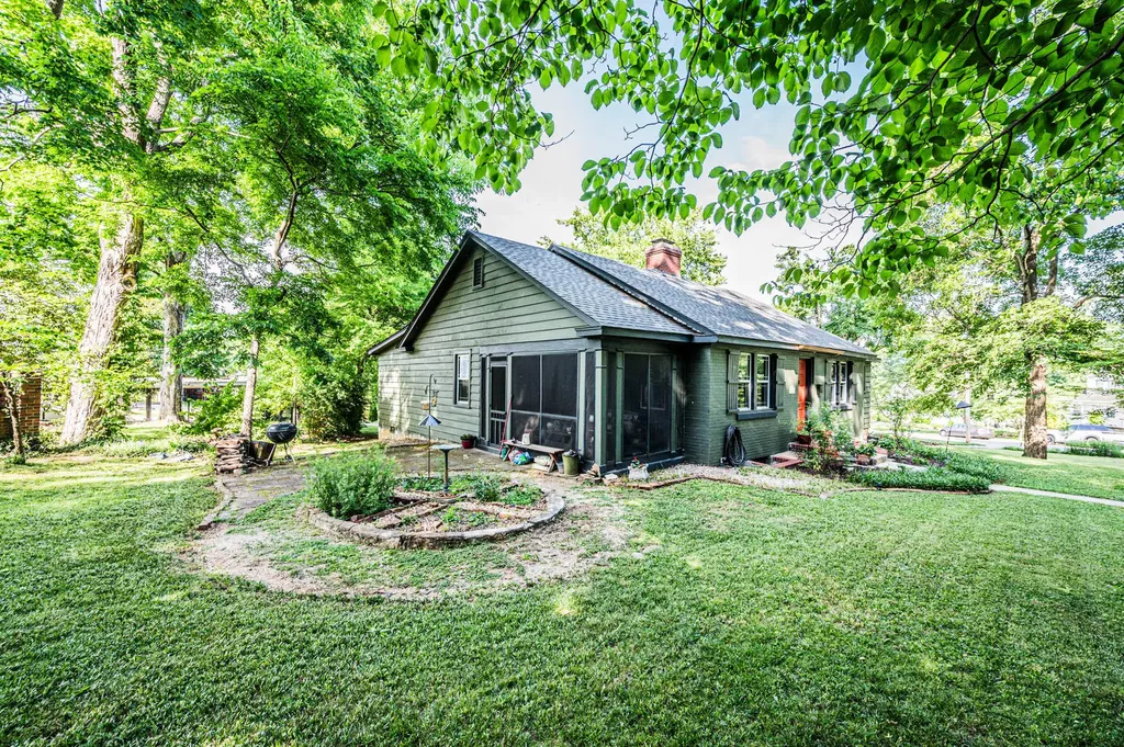 807 Edgewood Street Bowling Green KY 42101