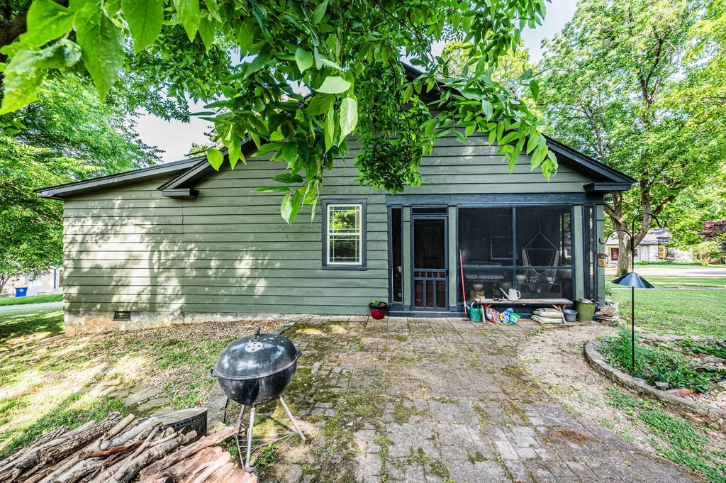 807 Edgewood Street Bowling Green KY 42101