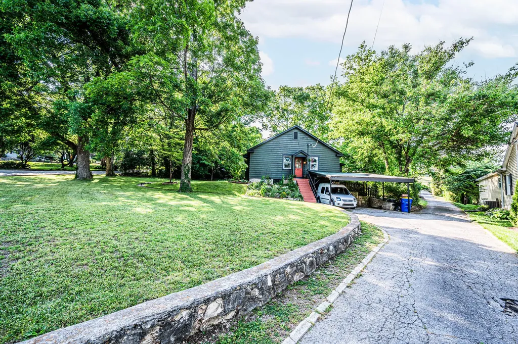 807 Edgewood Street Bowling Green KY 42101