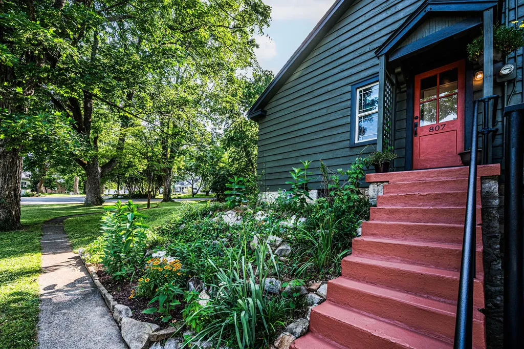 807 Edgewood Street Bowling Green KY 42101