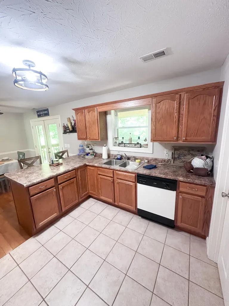 120 Cascade Circle Jamestown KY 42629