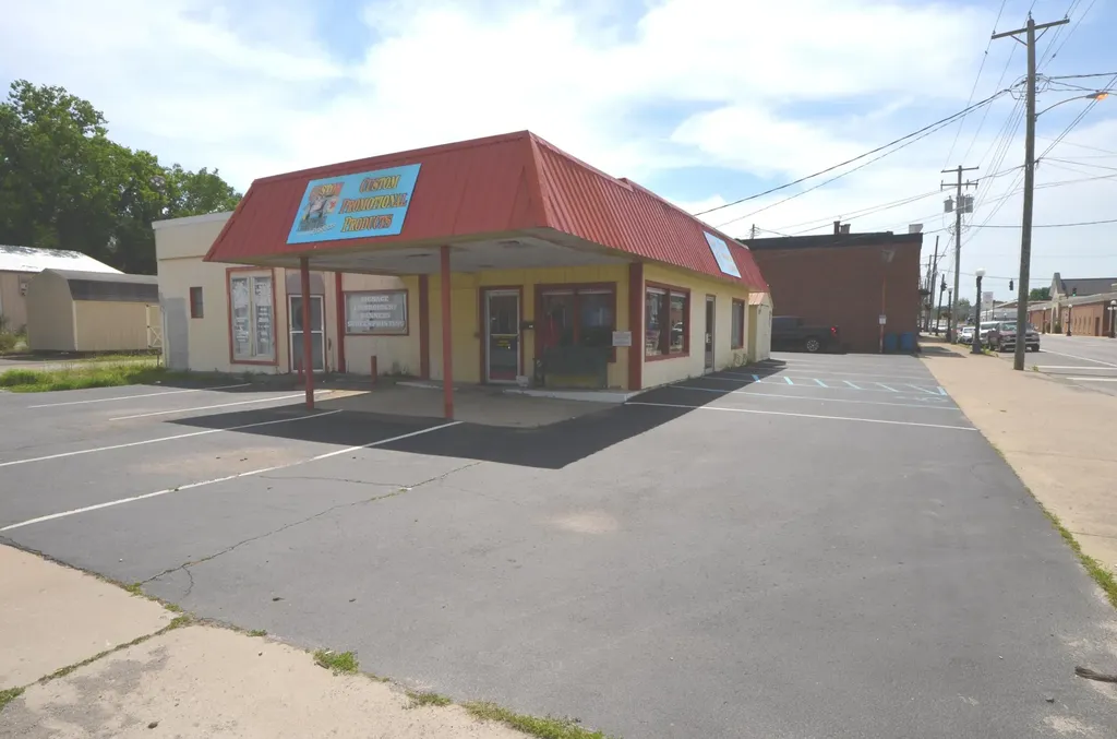 120 E Lexington Street Harrodsburg KY 40330