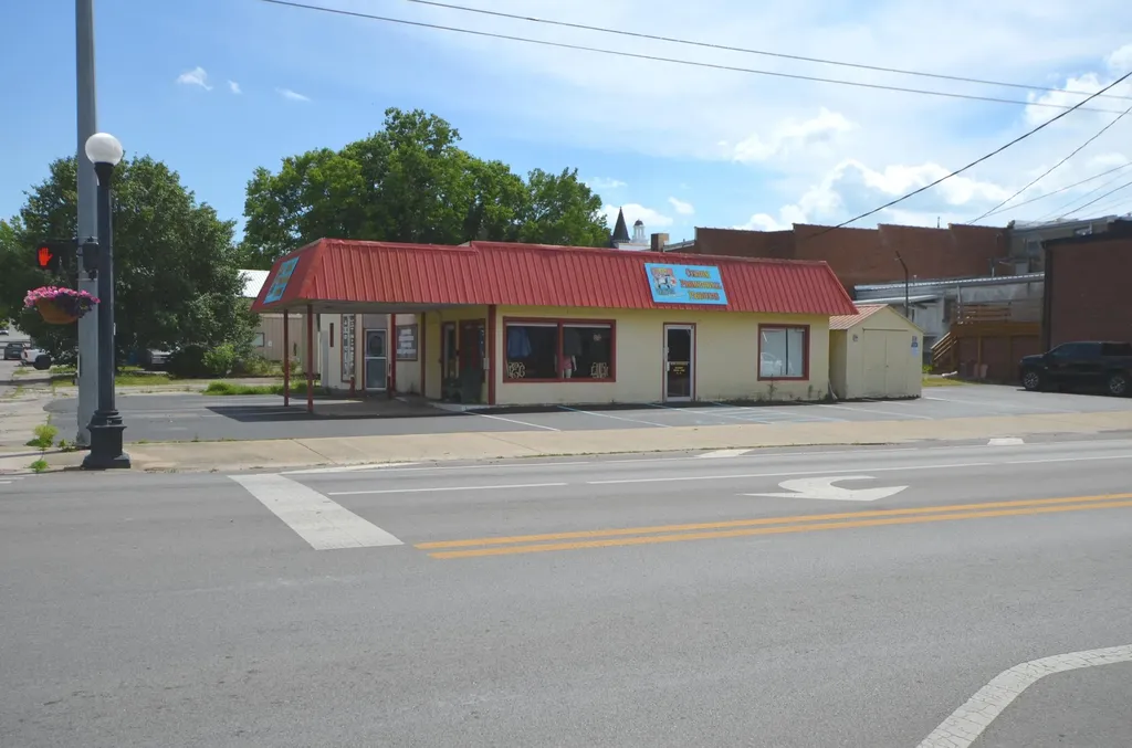 120 E Lexington Street Harrodsburg KY 40330