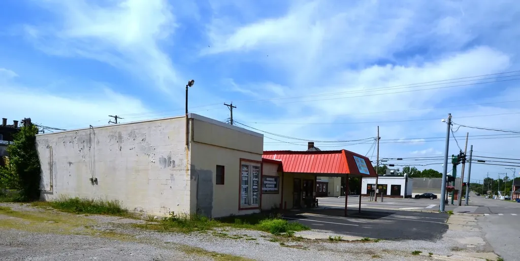 120 E Lexington Street Harrodsburg KY 40330