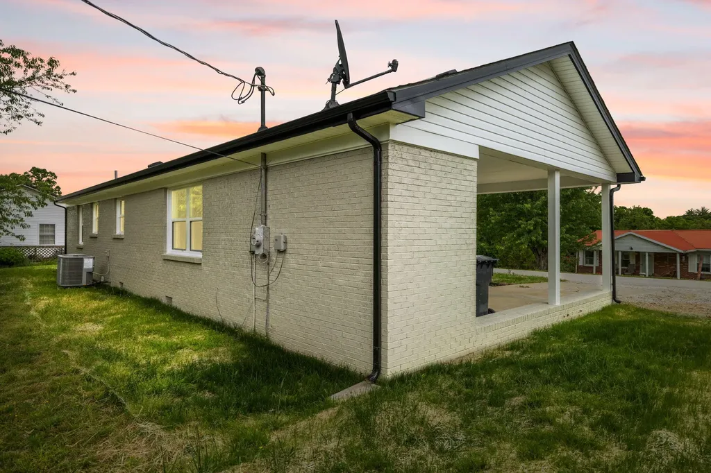 160 Mays Subdivision Road Beattyville KY 41311