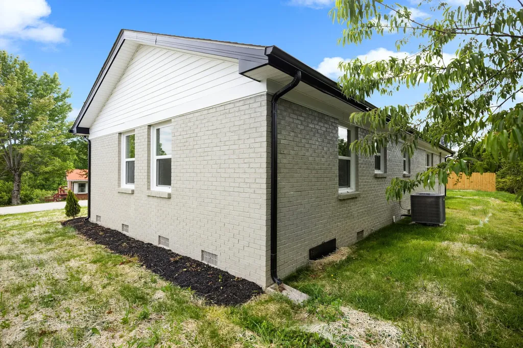 160 Mays Subdivision Road Beattyville KY 41311