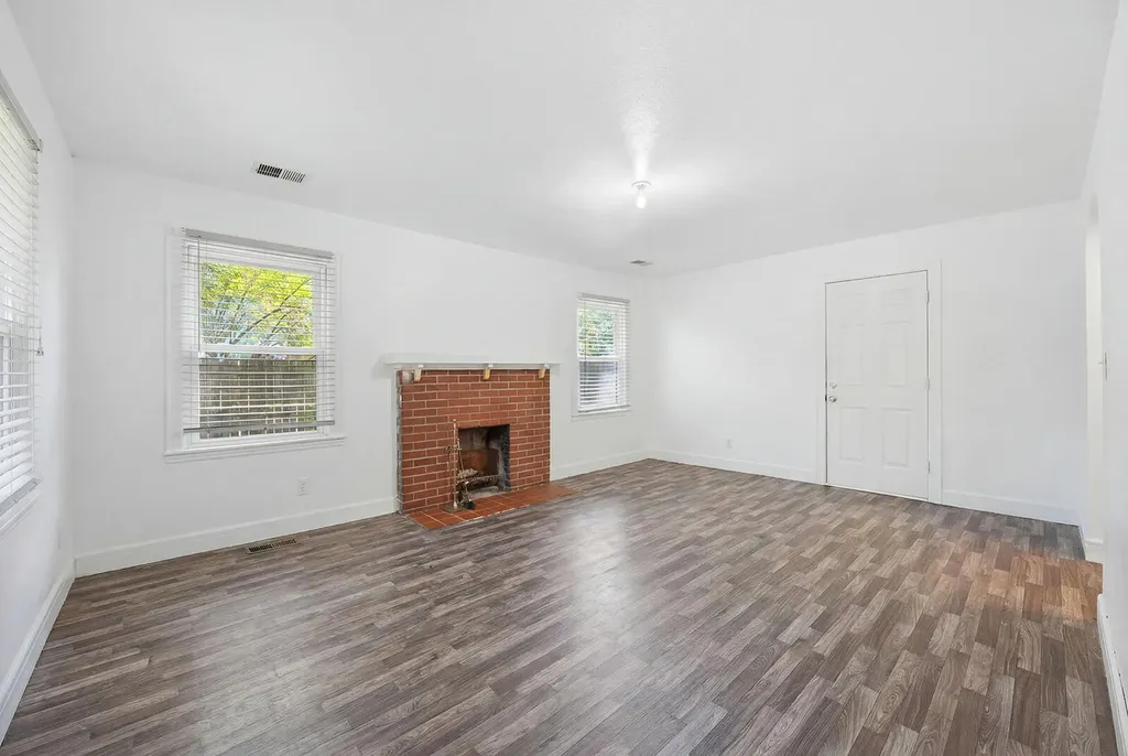 173 1/2 E Main Street Frankfort KY 40601