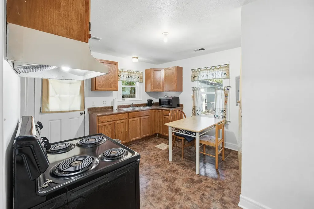 173 1/2 E Main Street Frankfort KY 40601