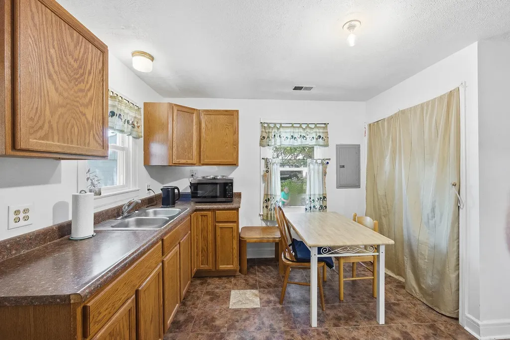 173 1/2 E Main Street Frankfort KY 40601