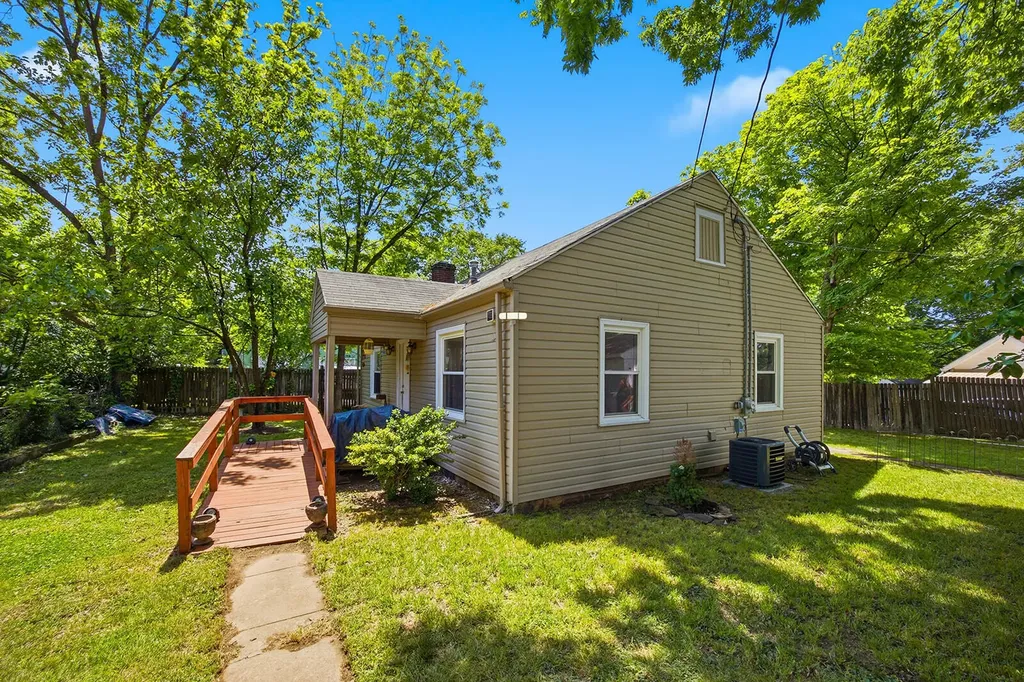 173 1/2 E Main Street Frankfort KY 40601
