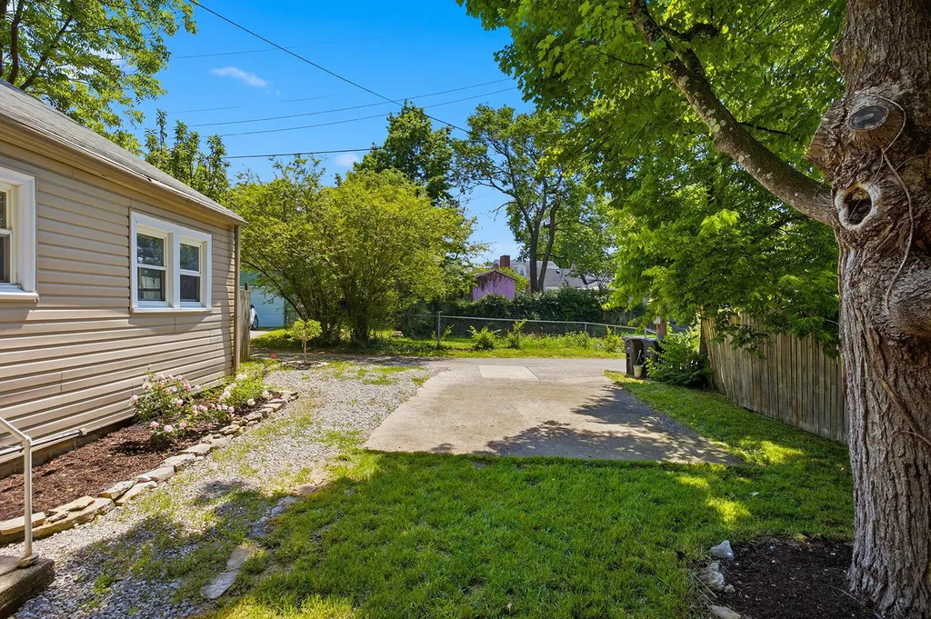 173 1/2 E Main Street Frankfort KY 40601