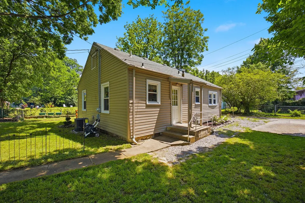 173 1/2 E Main Street Frankfort KY 40601