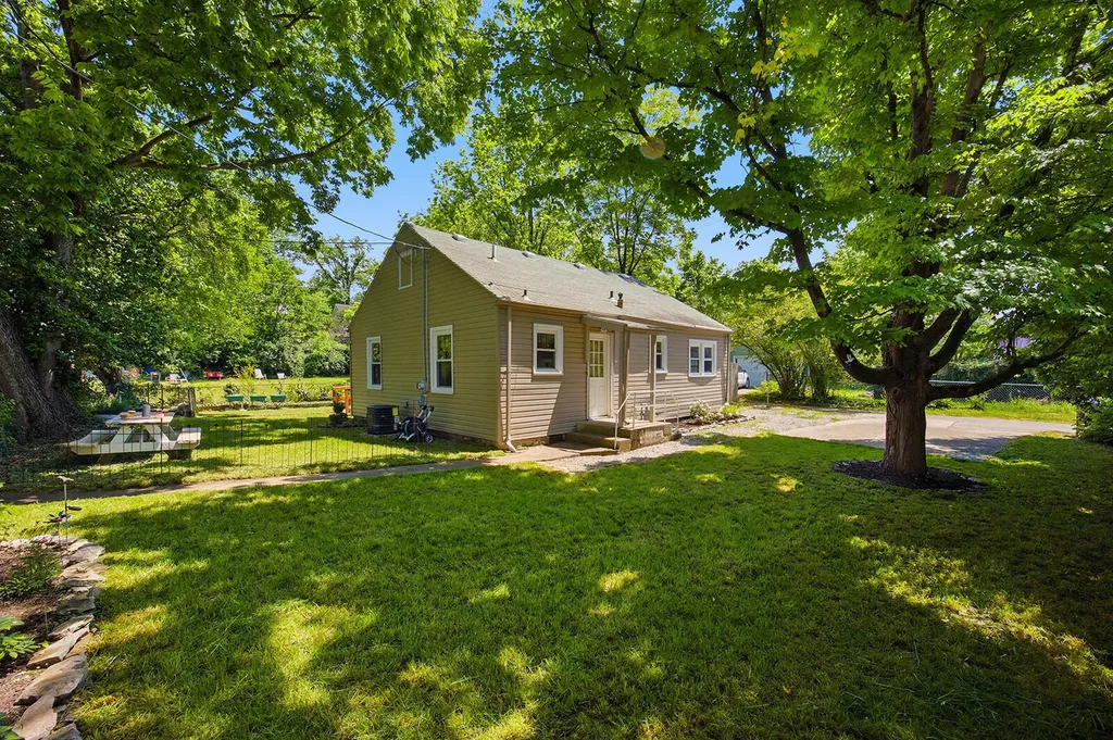 173 1/2 E Main Street Frankfort KY 40601