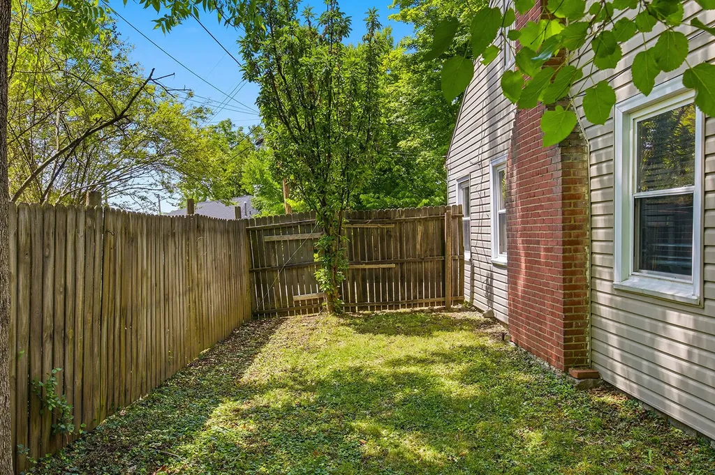 173 1/2 E Main Street Frankfort KY 40601