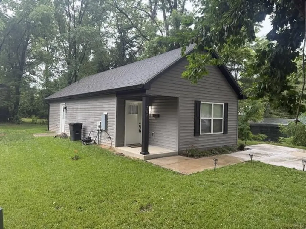 707 Edelen Avenue Bardstown KY 40004