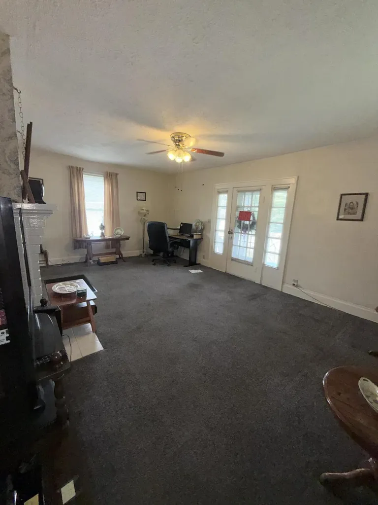 110 Estill Avenue Irvine KY 40336