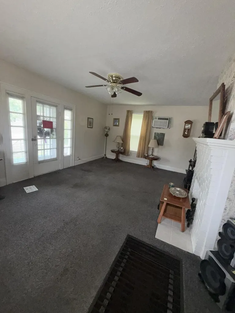 110 Estill Avenue Irvine KY 40336
