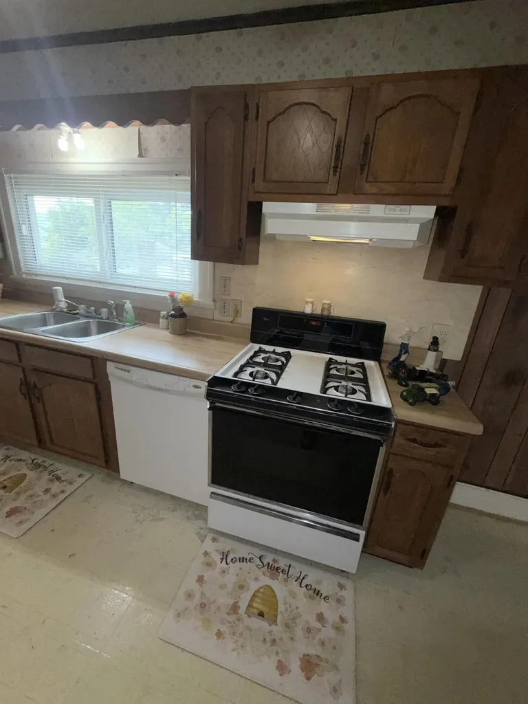 110 Estill Avenue Irvine KY 40336