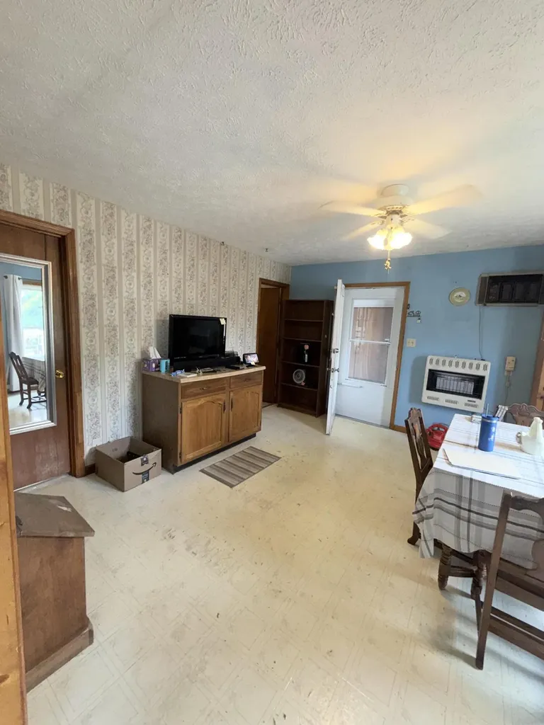 110 Estill Avenue Irvine KY 40336