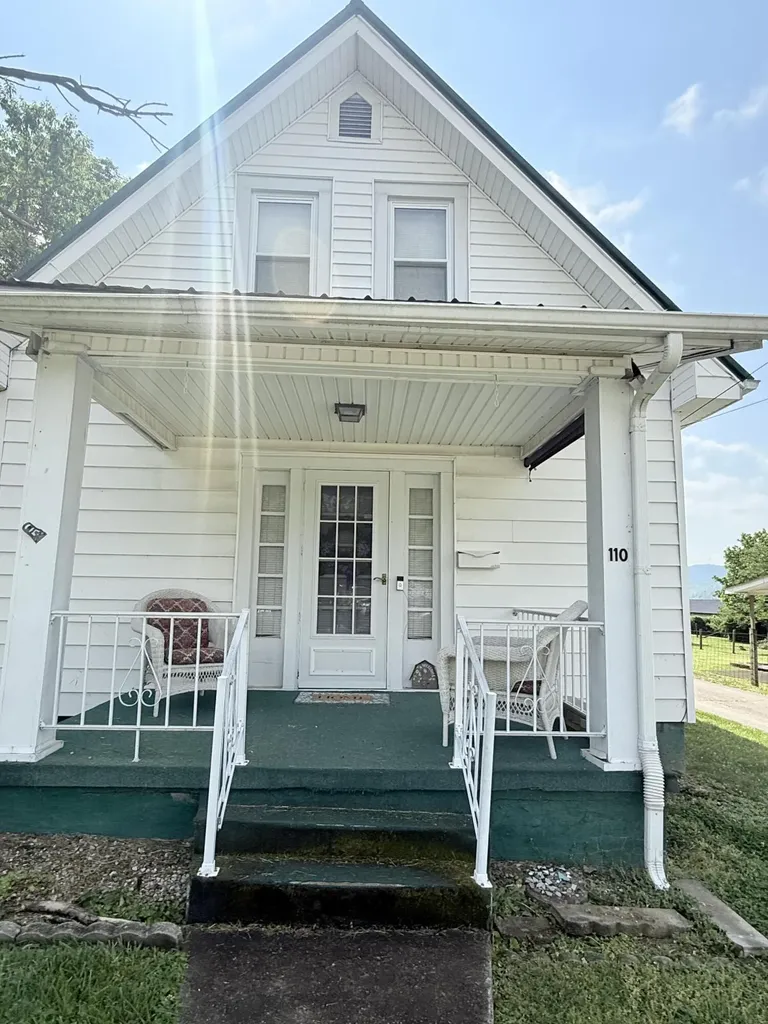 110 Estill Avenue Irvine KY 40336