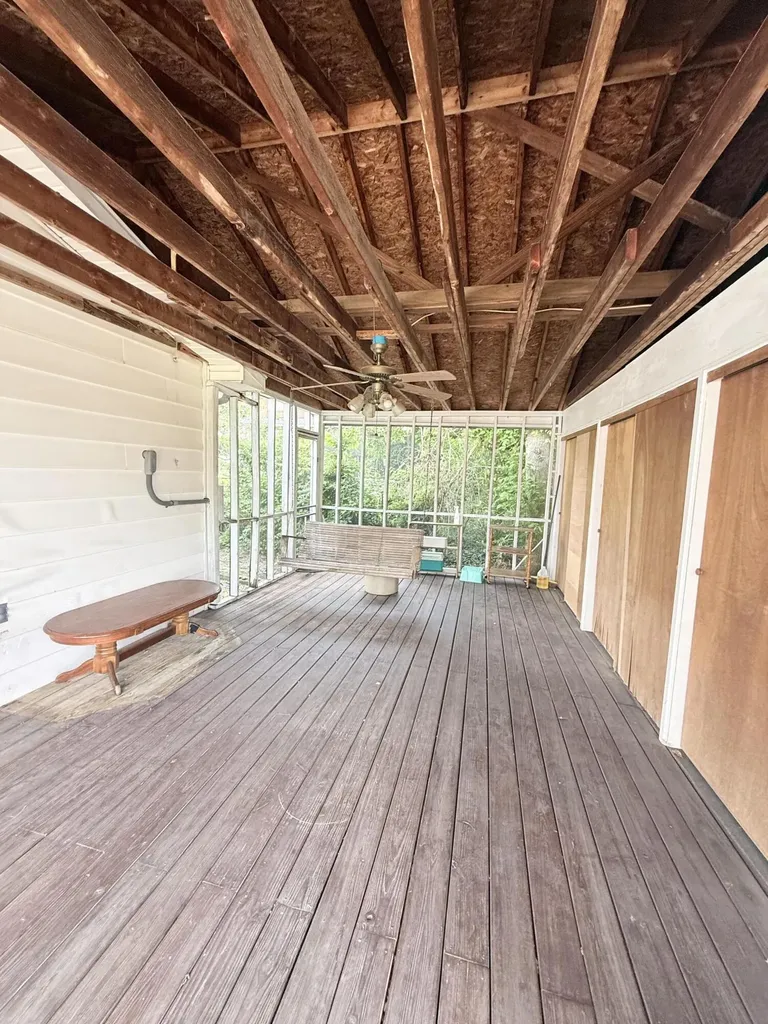 110 Estill Avenue Irvine KY 40336