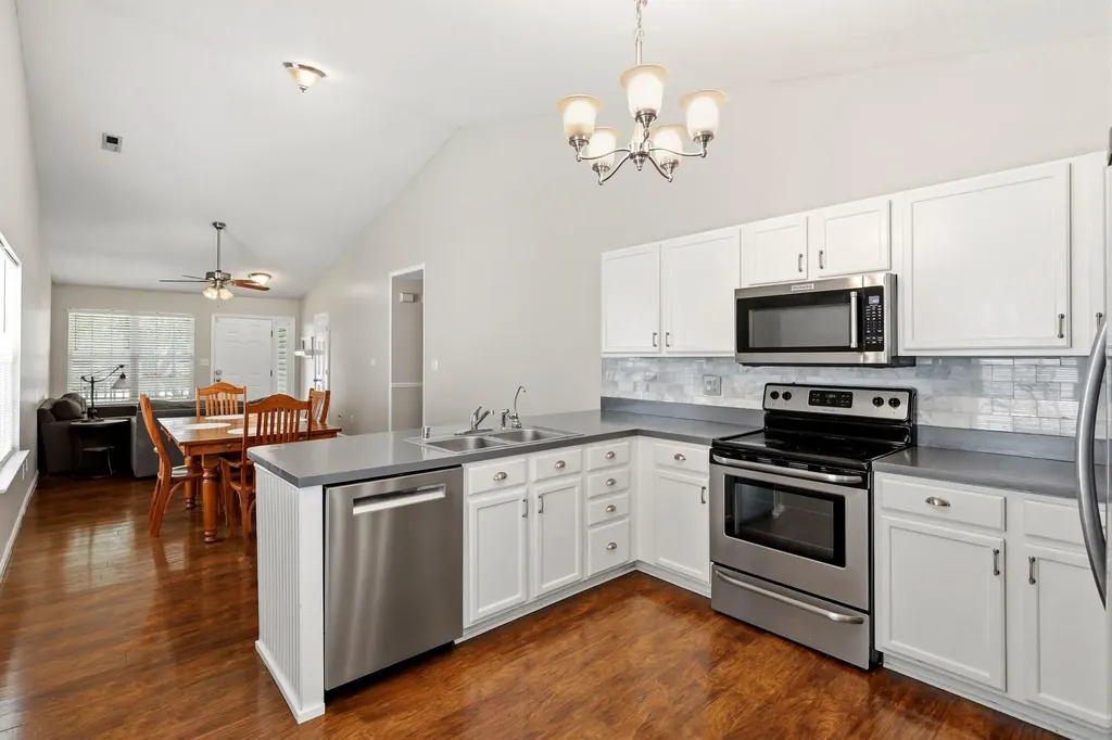 625 Hugging Bear Drive Lexington KY 40509